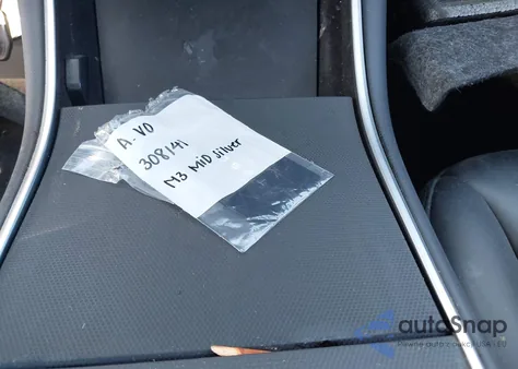 2019 Tesla Model 3 Long Range/Mid Range/Standard Range/Standard Range Plus z USA, uszkodzony, nr VIN 5YJ3E1EA8KF308141